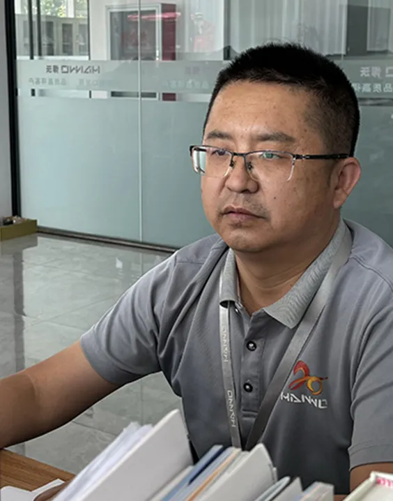 Ingeniero de compras - Xu Naijun